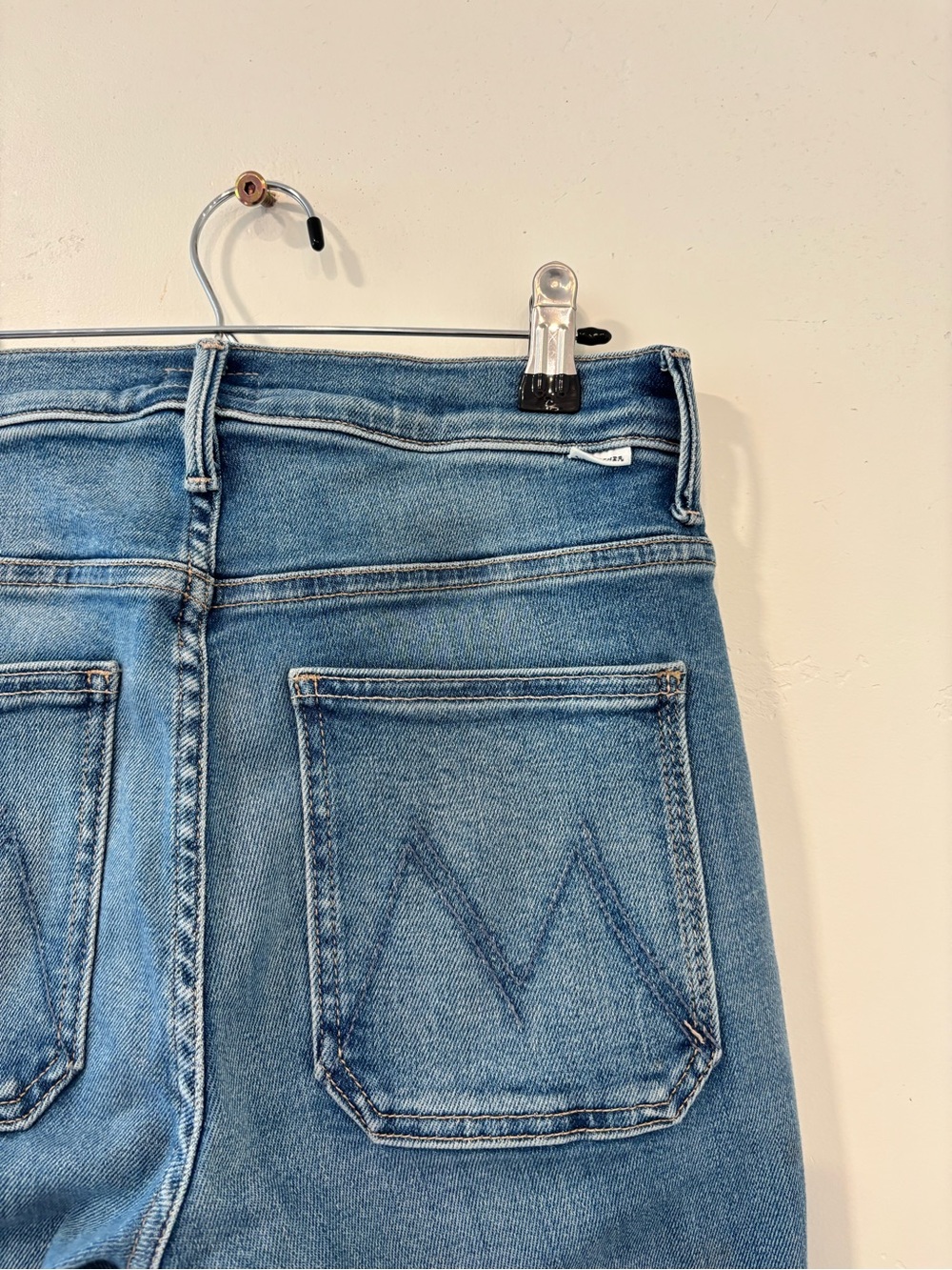 MOTHER The Patch Pocket Weekender Mid Rise Flare Jeans Poppin Wheelies Size 28 - Picture 5 of 7